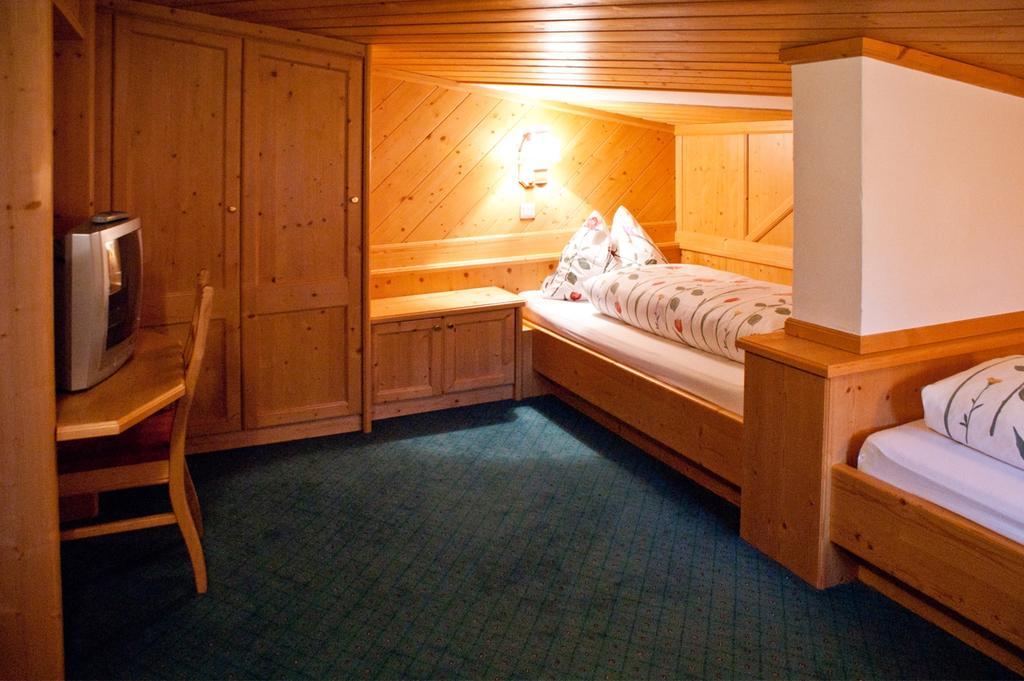 Hotel-Gasthof "Zur Muehle" Kaprun Oda fotoğraf