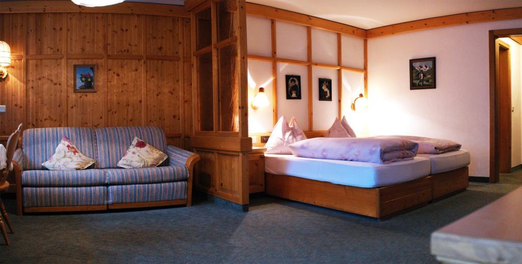 Hotel-Gasthof "Zur Muehle" Kaprun Oda fotoğraf