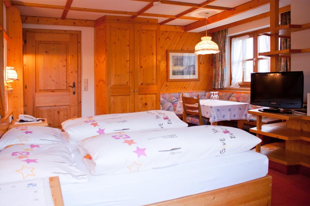 Hotel-Gasthof "Zur Muehle" Kaprun Oda fotoğraf