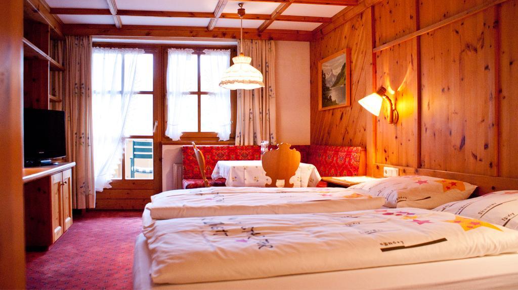Hotel-Gasthof "Zur Muehle" Kaprun Oda fotoğraf