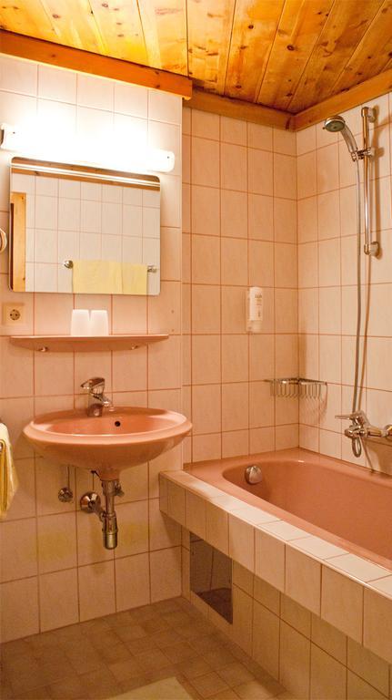 Hotel-Gasthof "Zur Muehle" Kaprun Oda fotoğraf