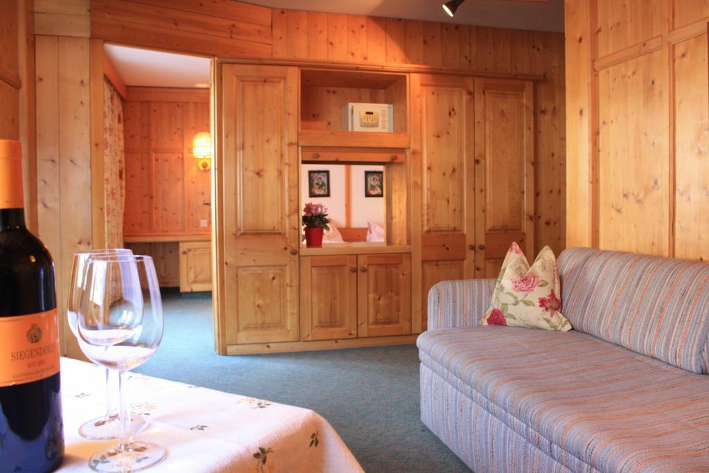 Hotel-Gasthof "Zur Muehle" Kaprun Oda fotoğraf